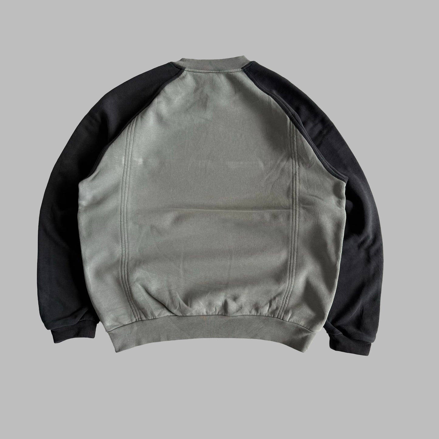 00s Adidas Sweatshirt - Meidum