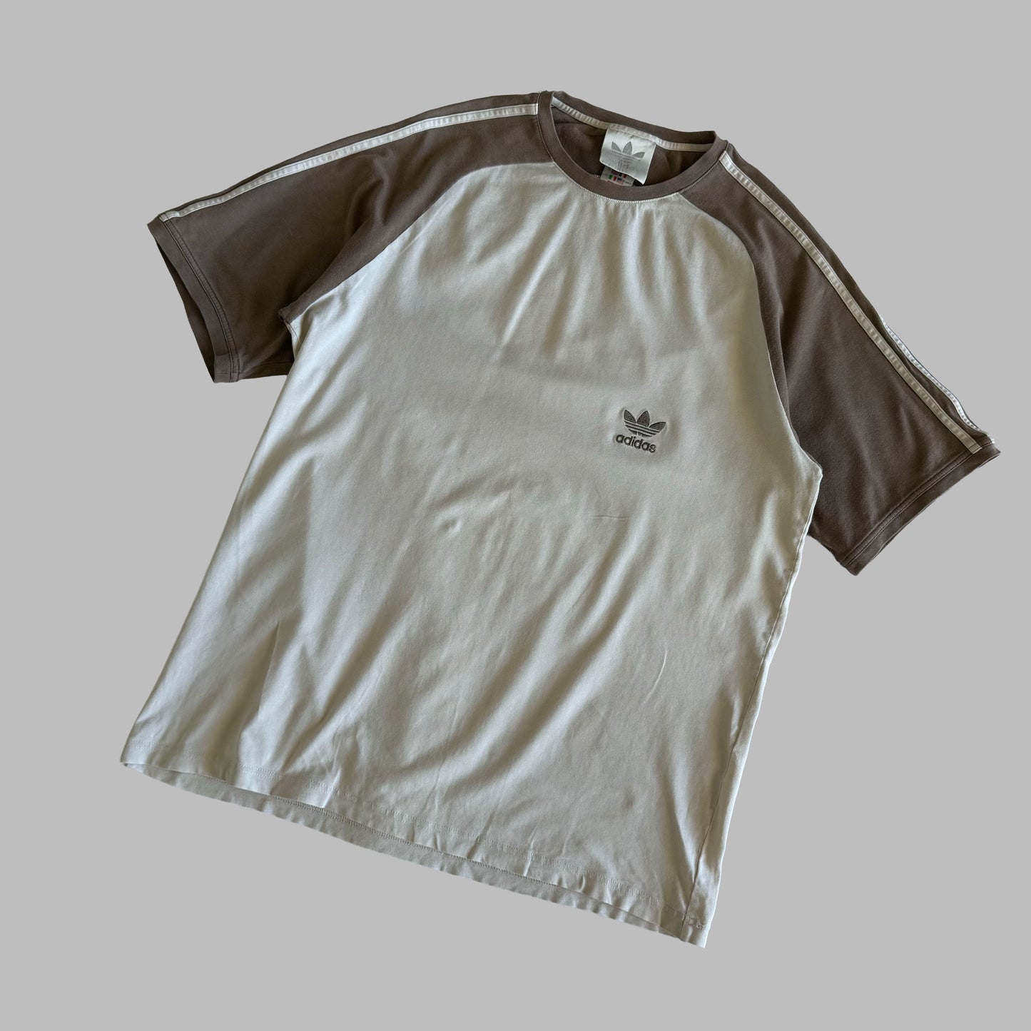 Adidas T-Shirt - Large