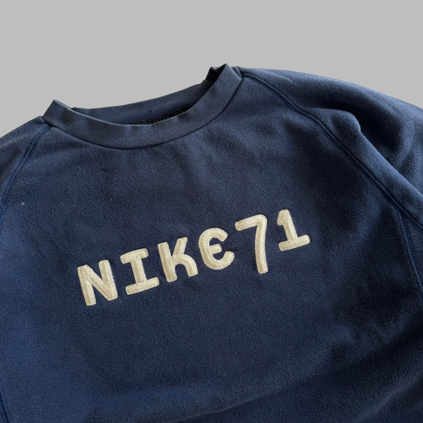 Y2K Nike Embroidered Sweatshirt - M