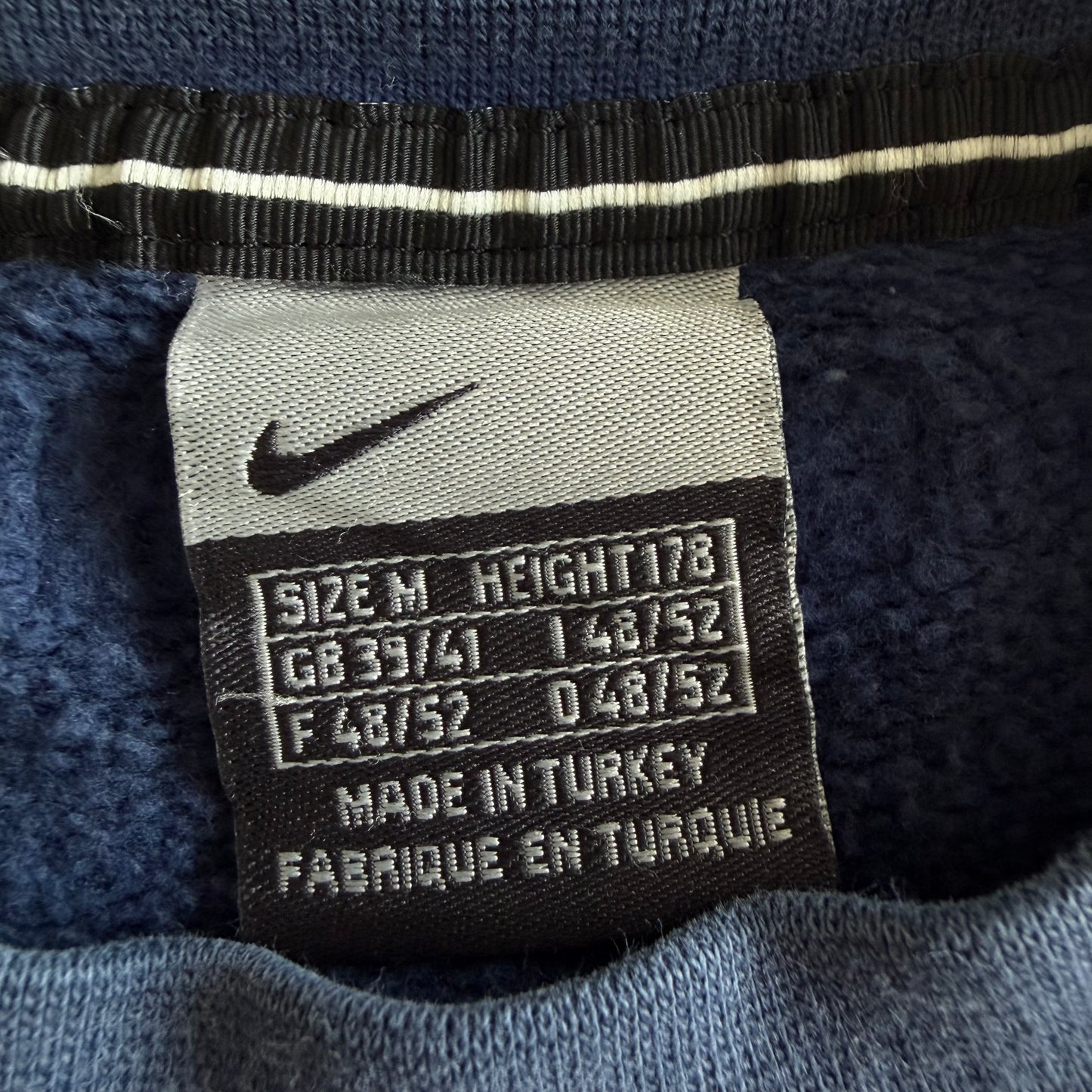 Y2K Nike Embroidered Sweatshirt - M