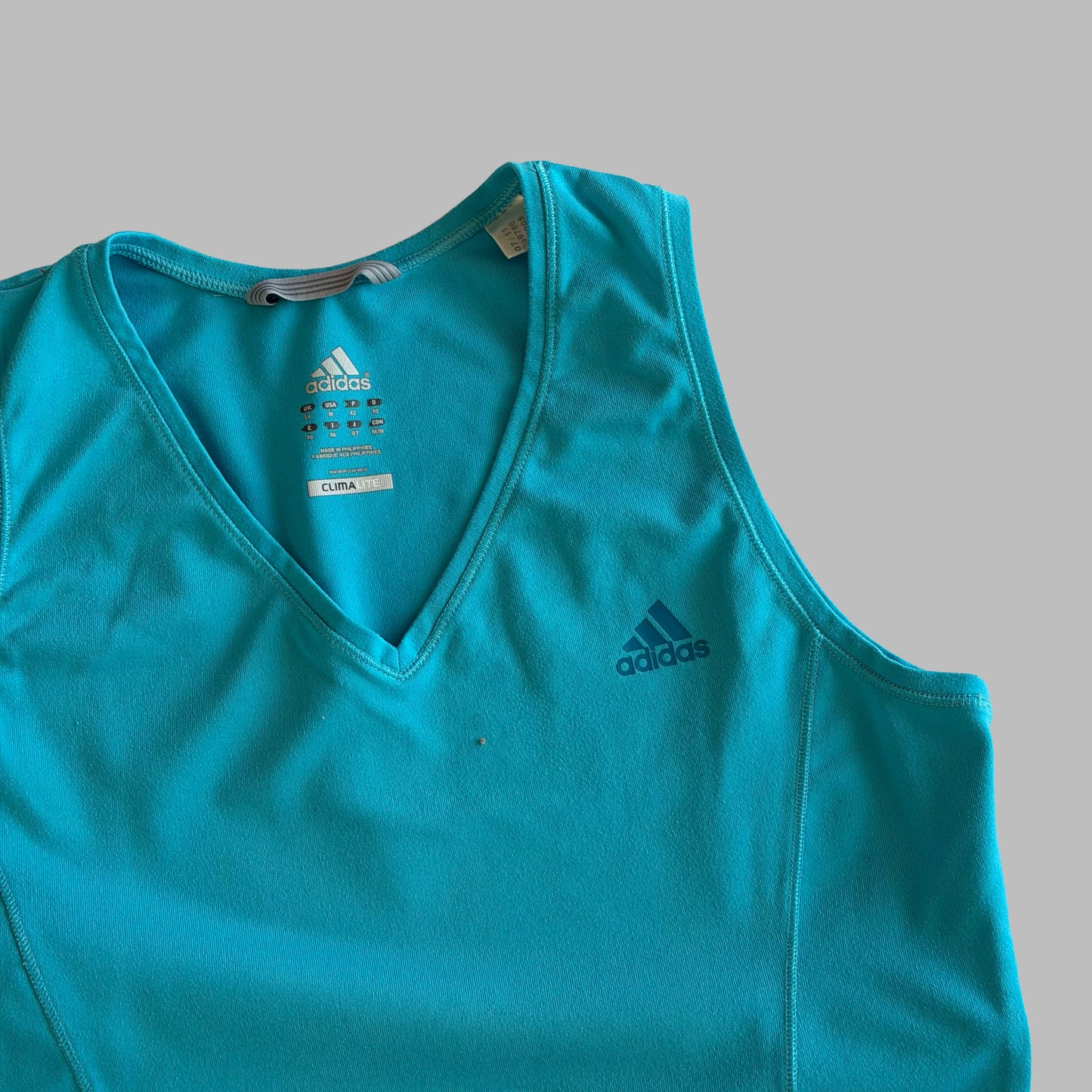 Y2K Adidas V-Neck Activewear Top - M/L