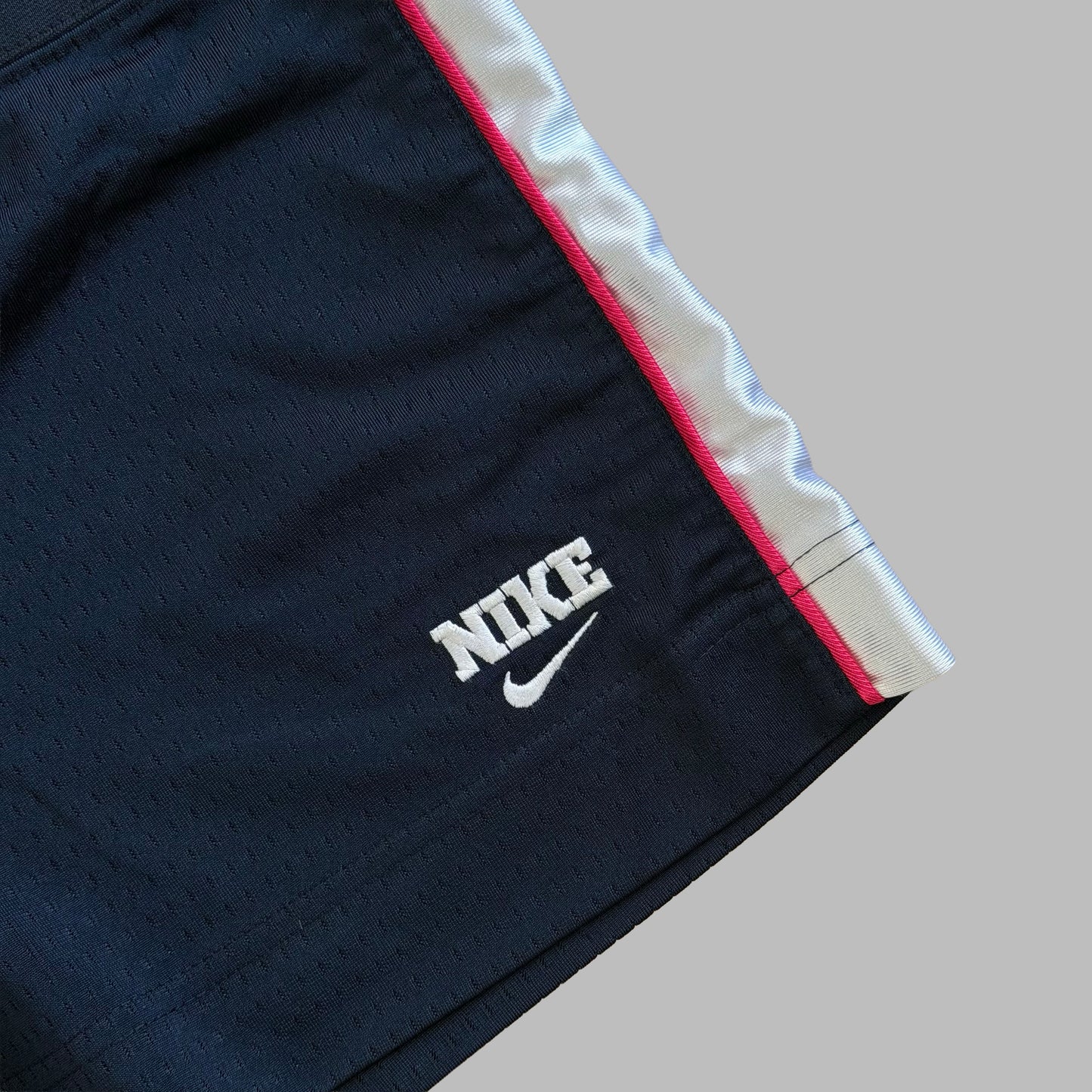 Y2K Nike Striped Mini Shorts - M
