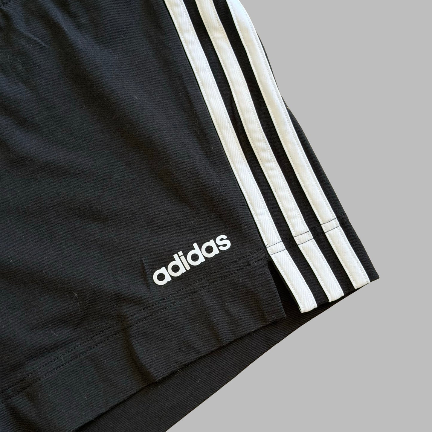 Y2K Adidas Three Stripe Mini Shorts - M