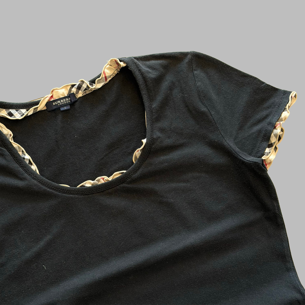 Y2K Burberry Ruffle Trim T-Shirt - L