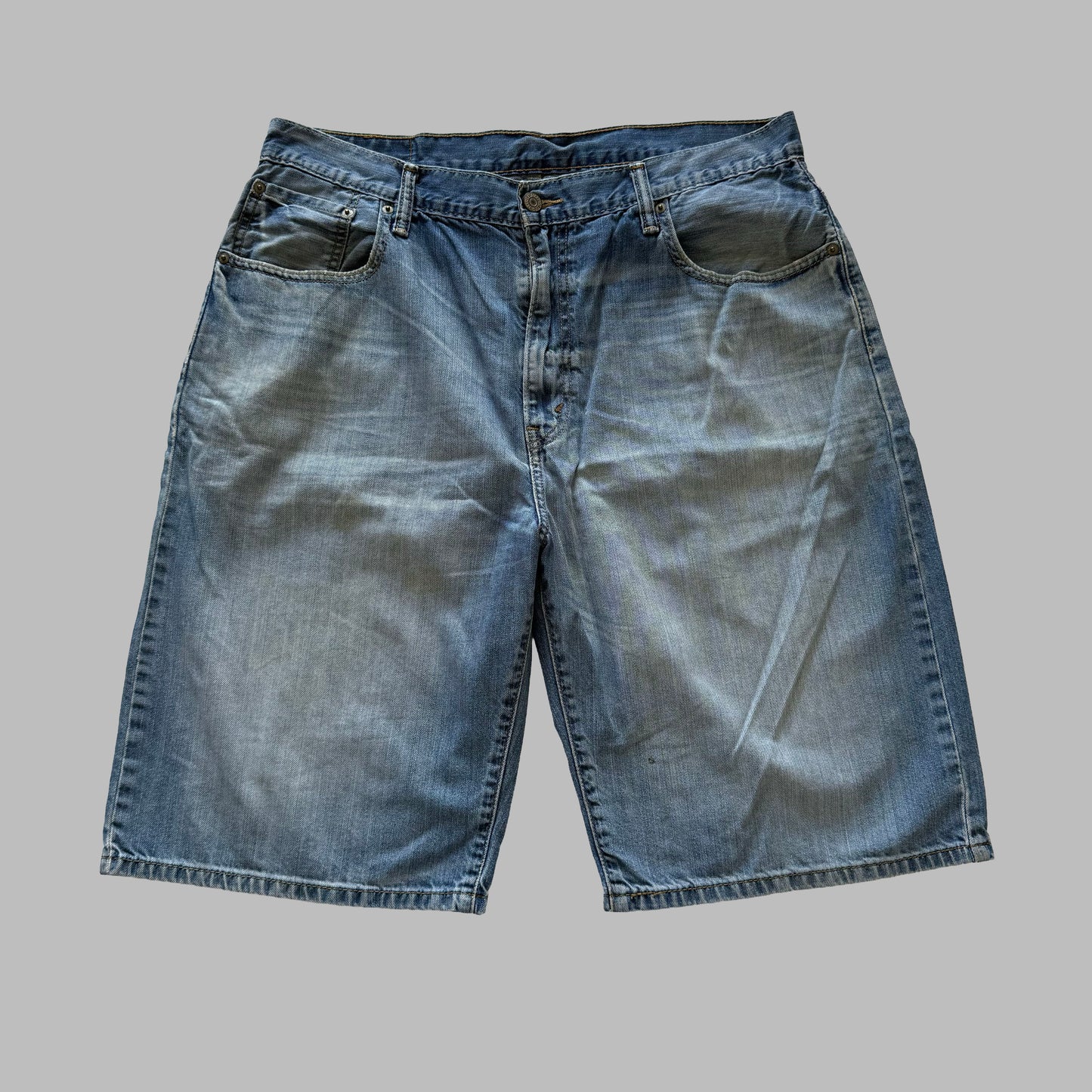 Levis Shorts - 36"