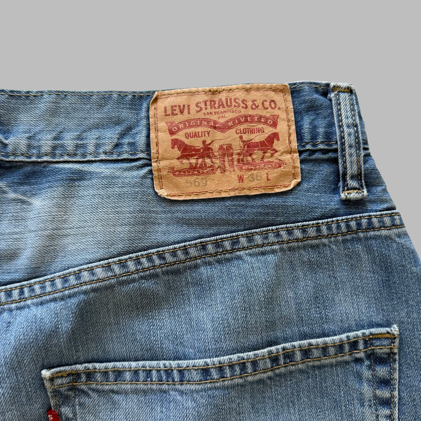Levis Shorts - 36"