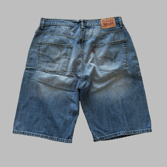Levis Shorts - 36"