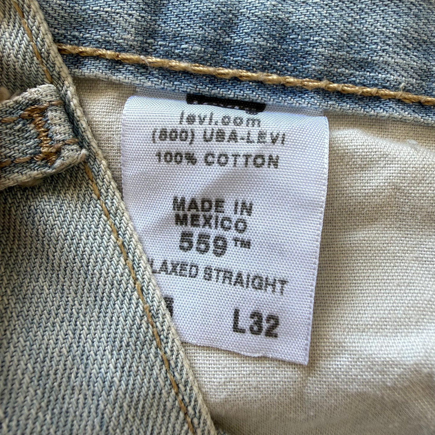 Levis Straight Leg Jeans - 36 x 32