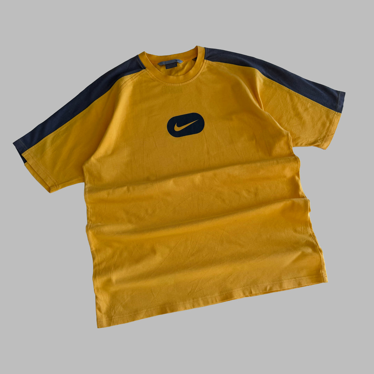 Y2K Nike Centre Swoosh T-Shirt - L/XL