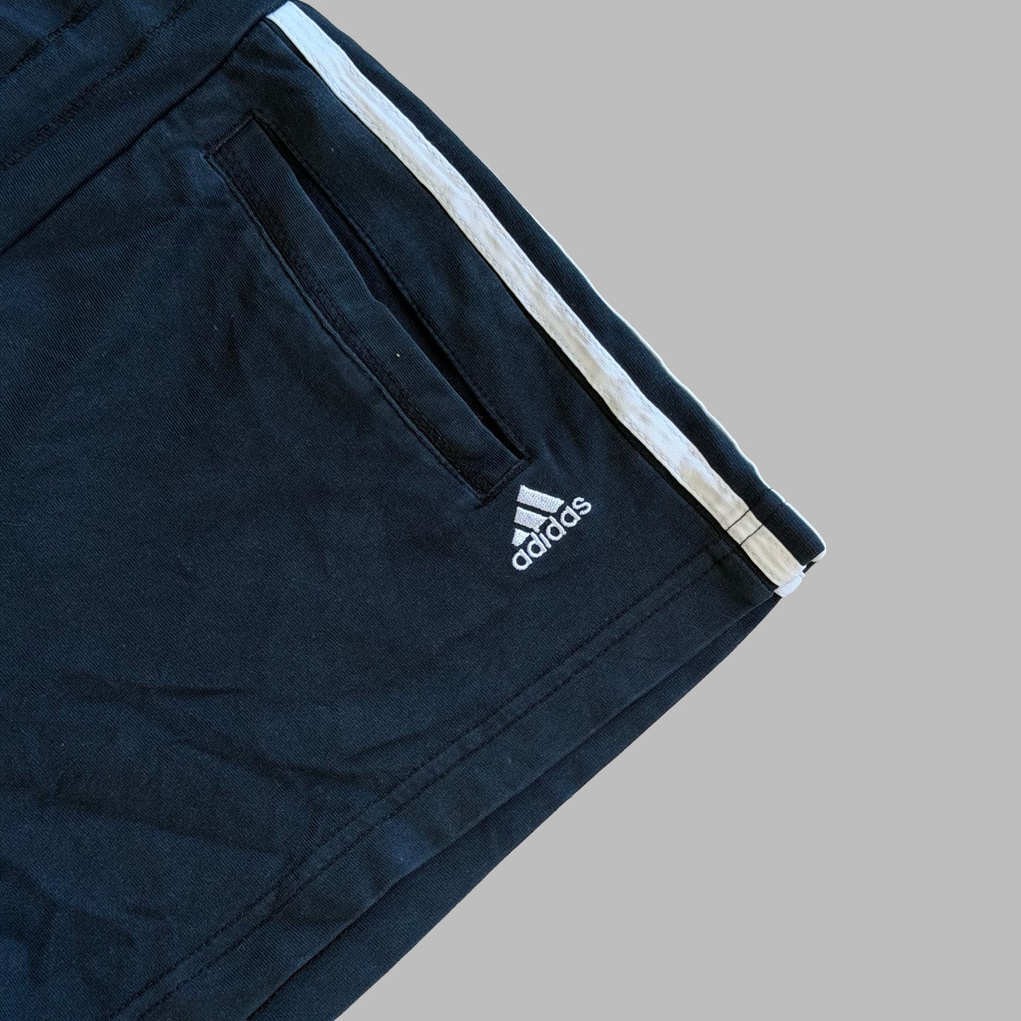 Y2K Adidas Three Stripe Mini Shorts - M