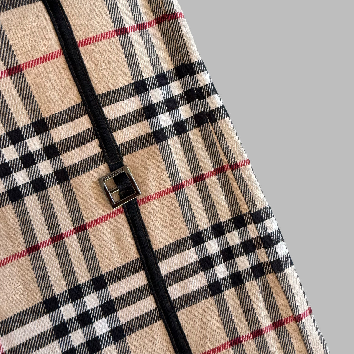 Y2K Burberry Nova Check Flared Jeans - 26"