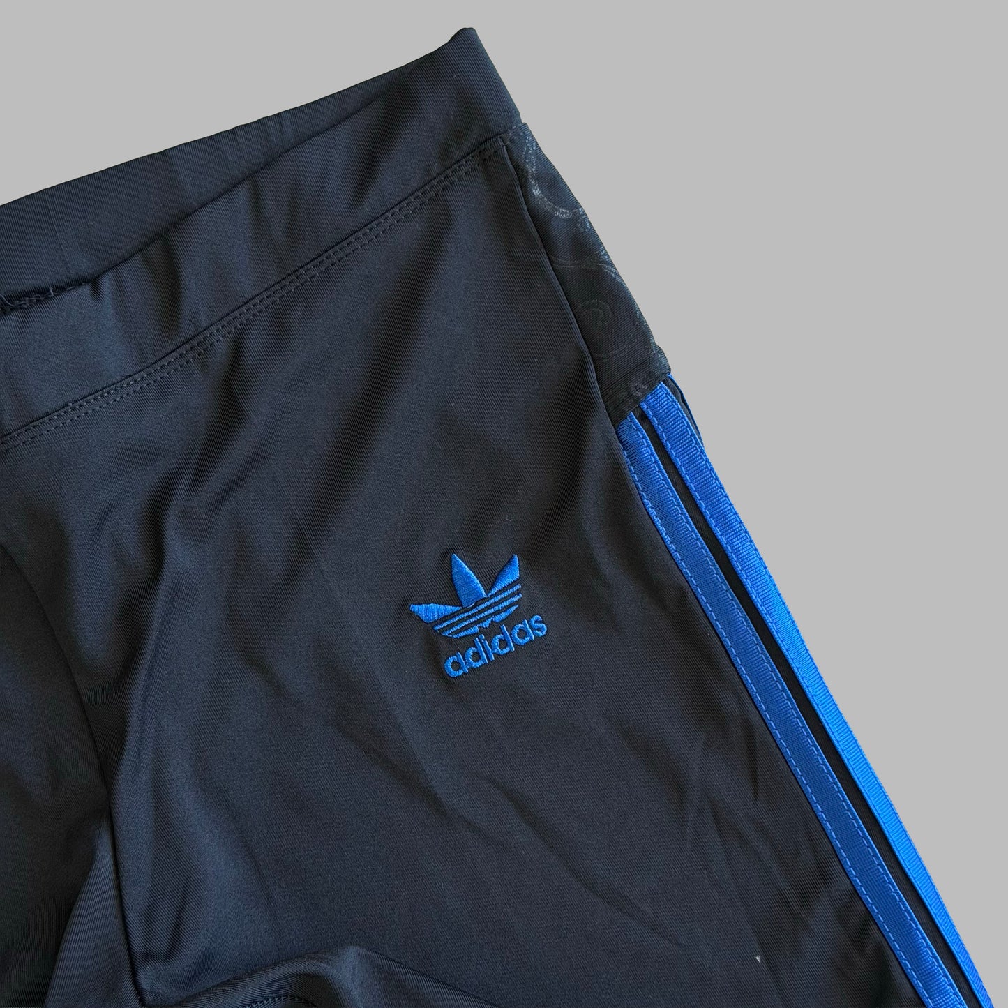 Y2K Adidas Three Stripe Capris - M