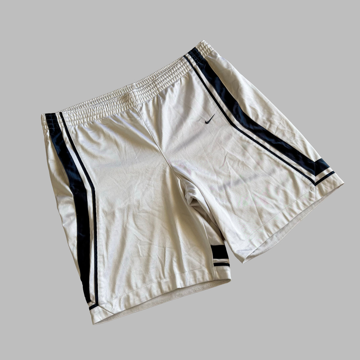 Y2K Nike Striped Heavyweight Basketball Shorts - L