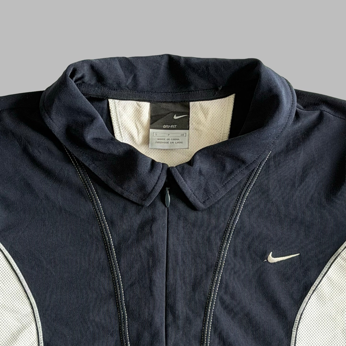 Y2K Nike Zip Front Activewear Top - S/M