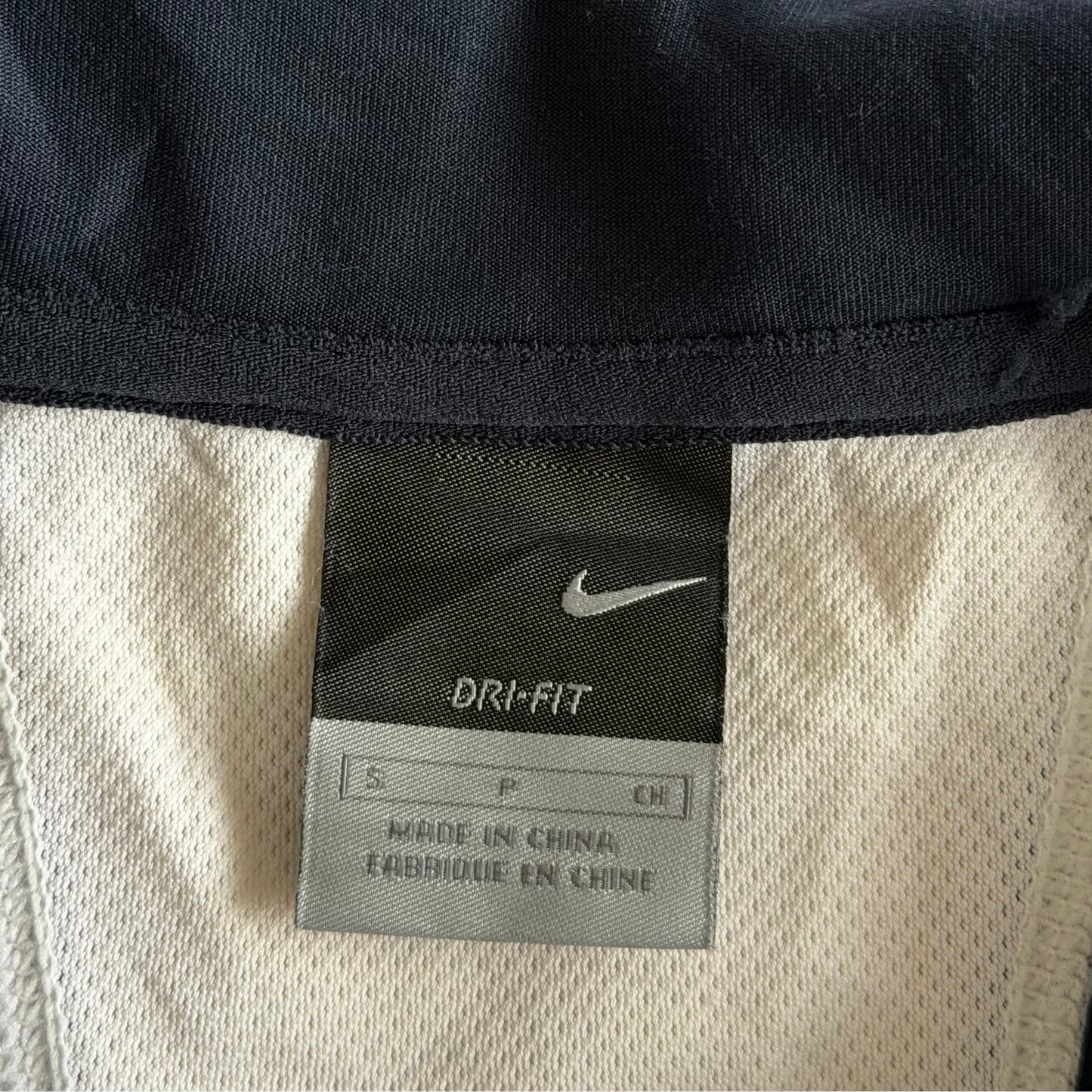 Y2K Nike Zip Front Activewear Top - S/M