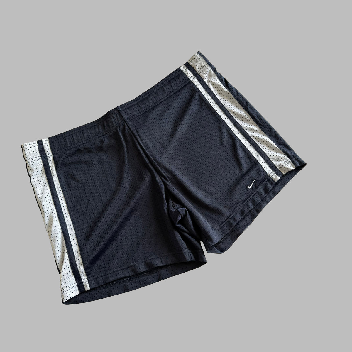 Y2K Nike Striped Mini Basketball Shorts - L