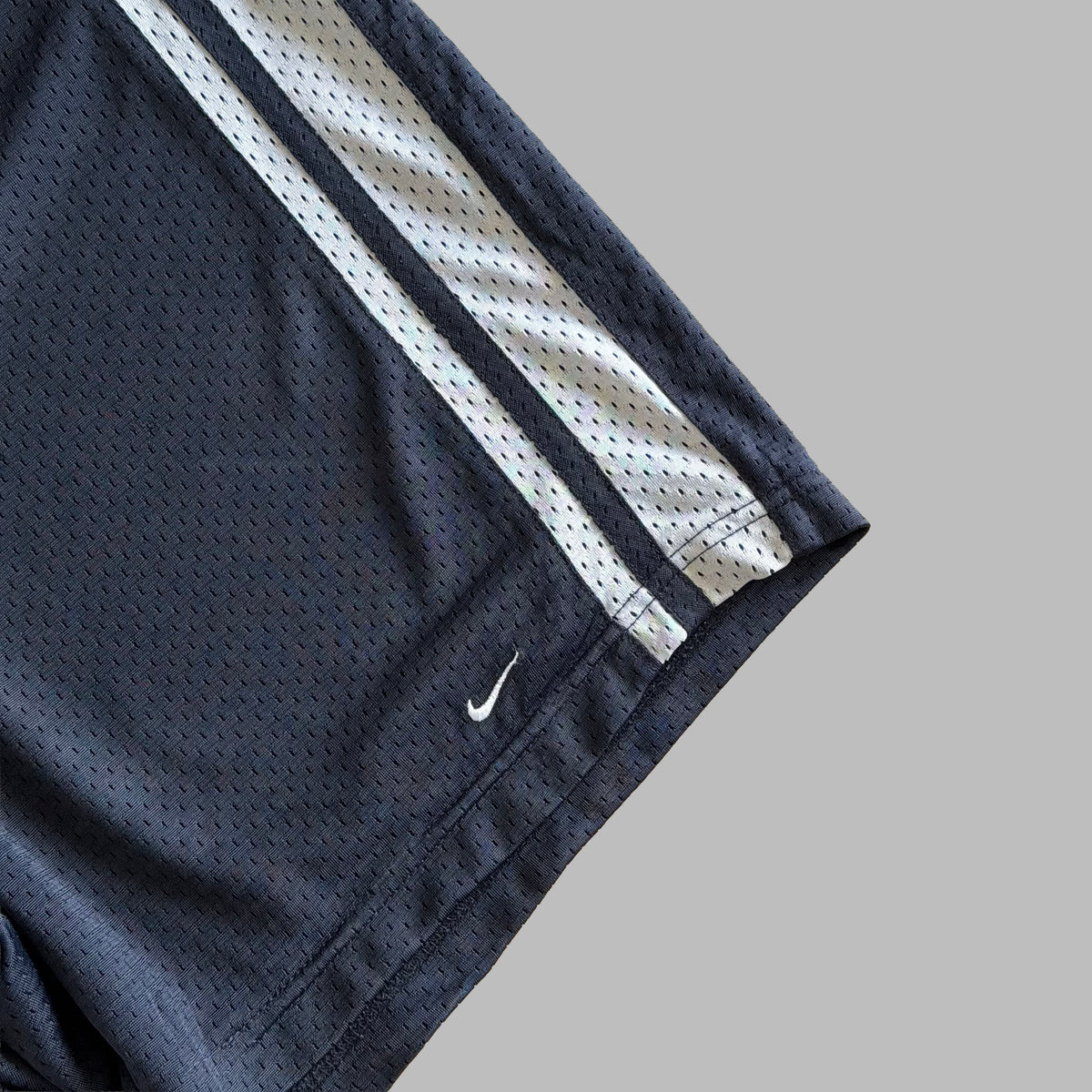 Y2K Nike Striped Mini Basketball Shorts - L