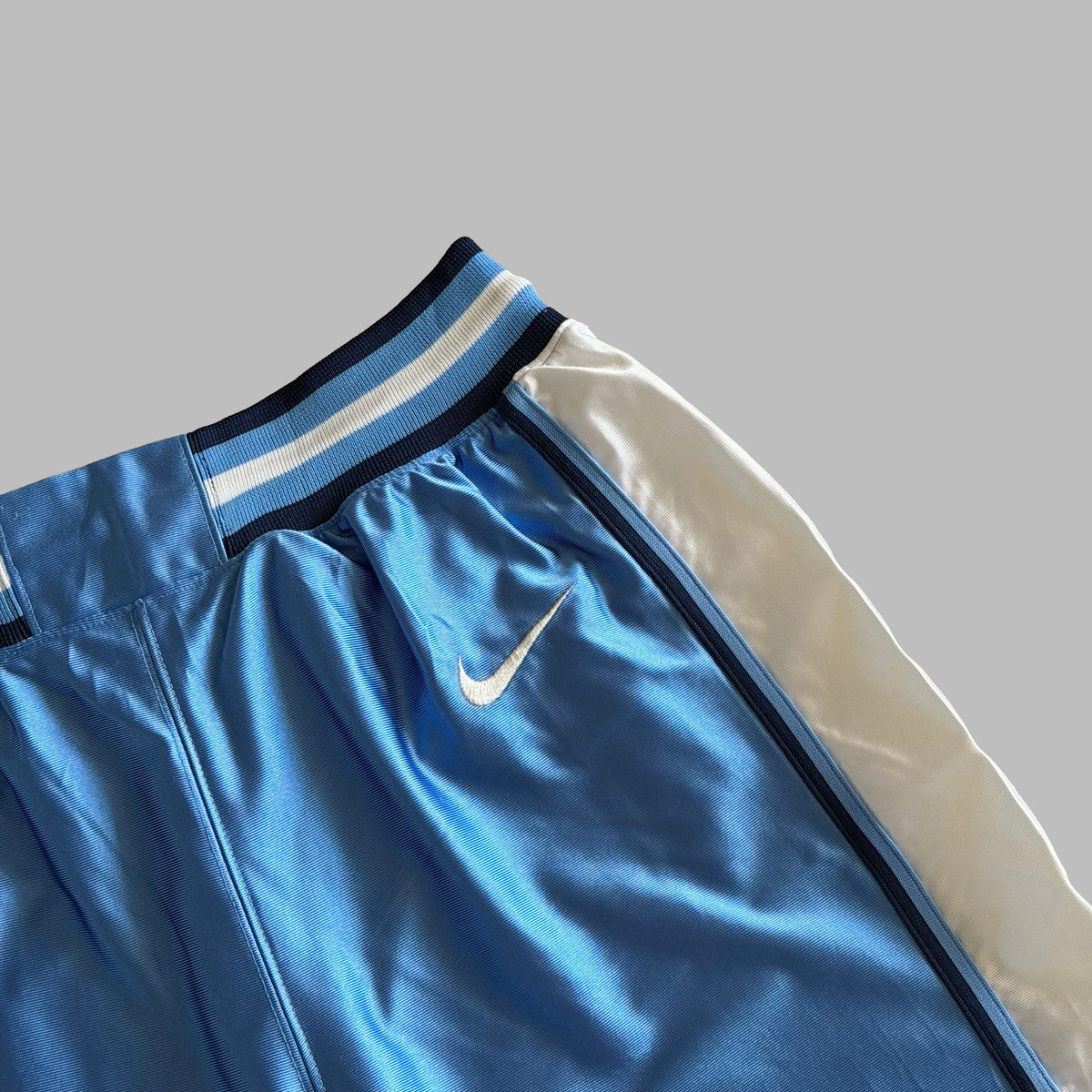 90s Nike Team Basketball Shorts - M