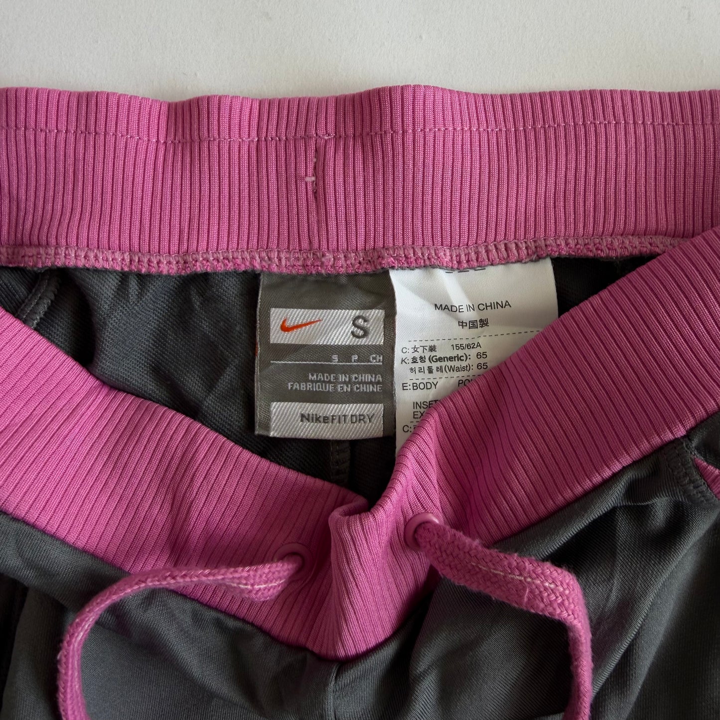 Y2K Nike Spell Out Activewear Capris - S