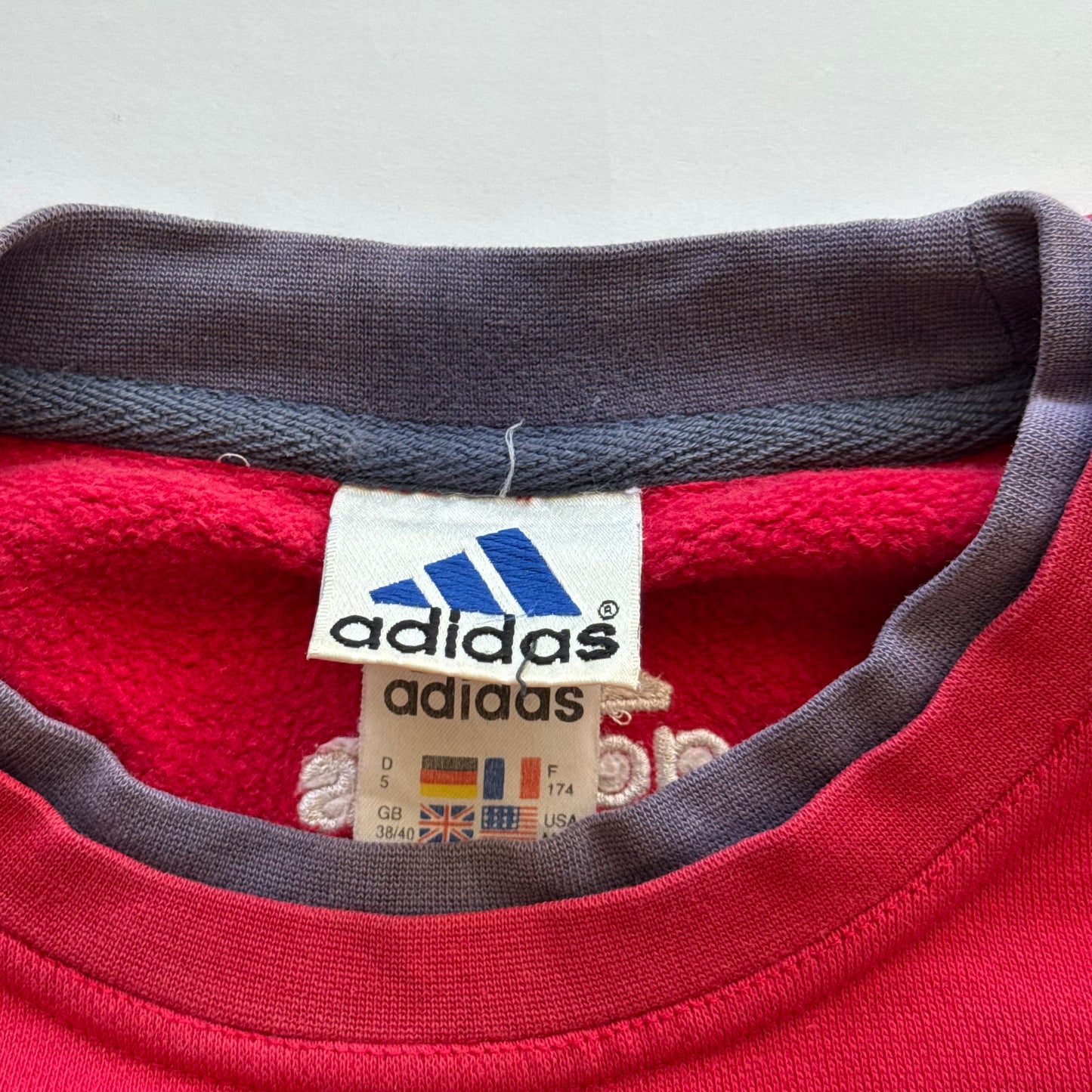 90s Adidas Sweatshirt - Medium