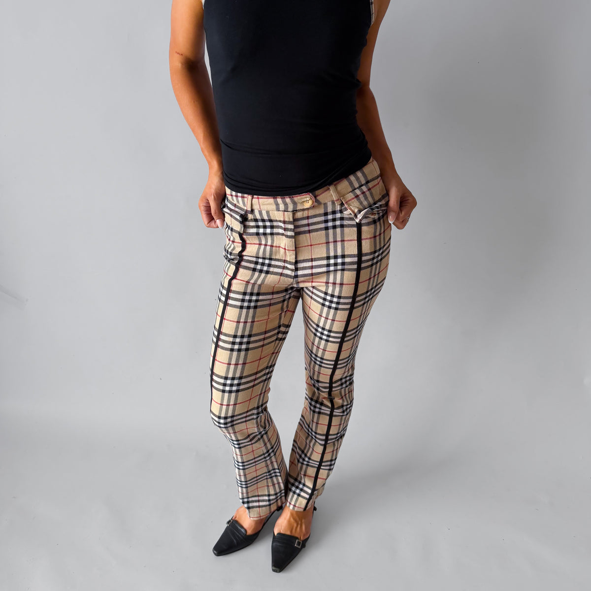 Y2K Burberry Nova Check Flared Jeans - 26"